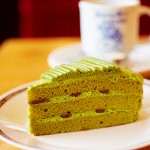 《西尾の濃い抹茶》さんかくケーキを販売!!お近くのコメダ珈琲店で味わえます